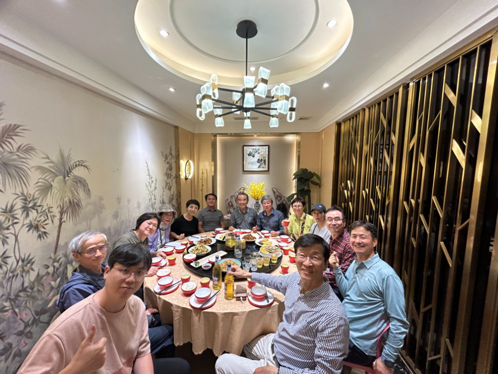 1일차 저녁 식당에서.jpg